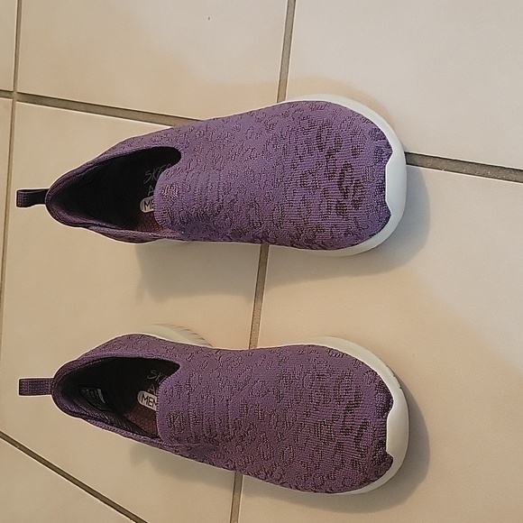 Skechers purple size 6.5 sneakers - Picture 2 of 3